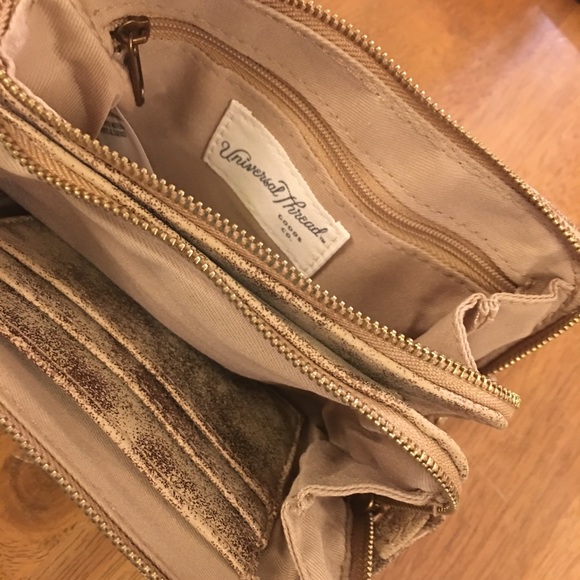 UNIVERSAL THREAD Metallic 🖤GOLD Wallet Purse NWT - Picture 6 of 8